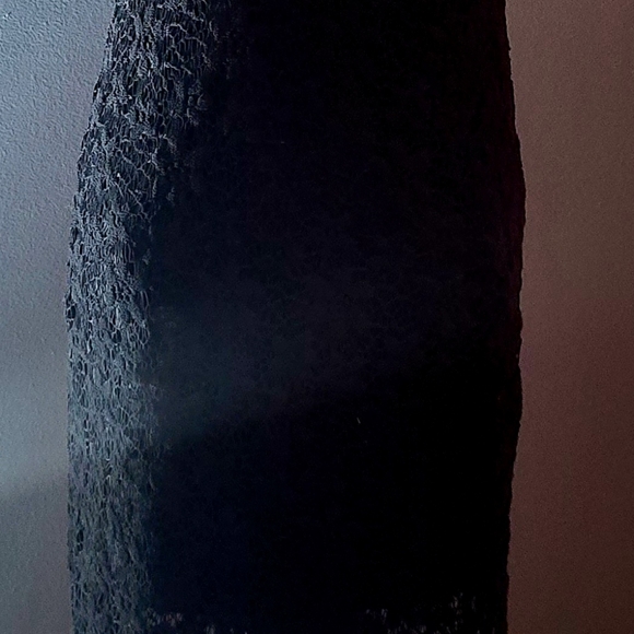 Long Black Maxi fitted Dress with Black lace on it. Size Small. Material stretch - Picture 7 of 8